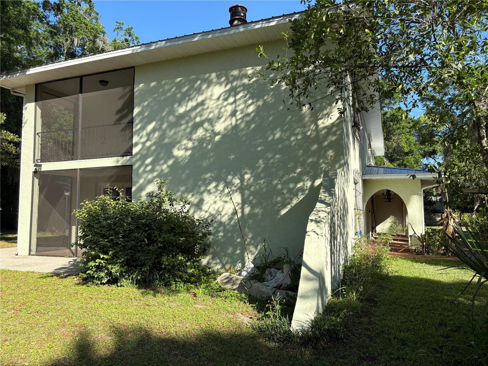 Image 40 of 82 For 155 S Court  
