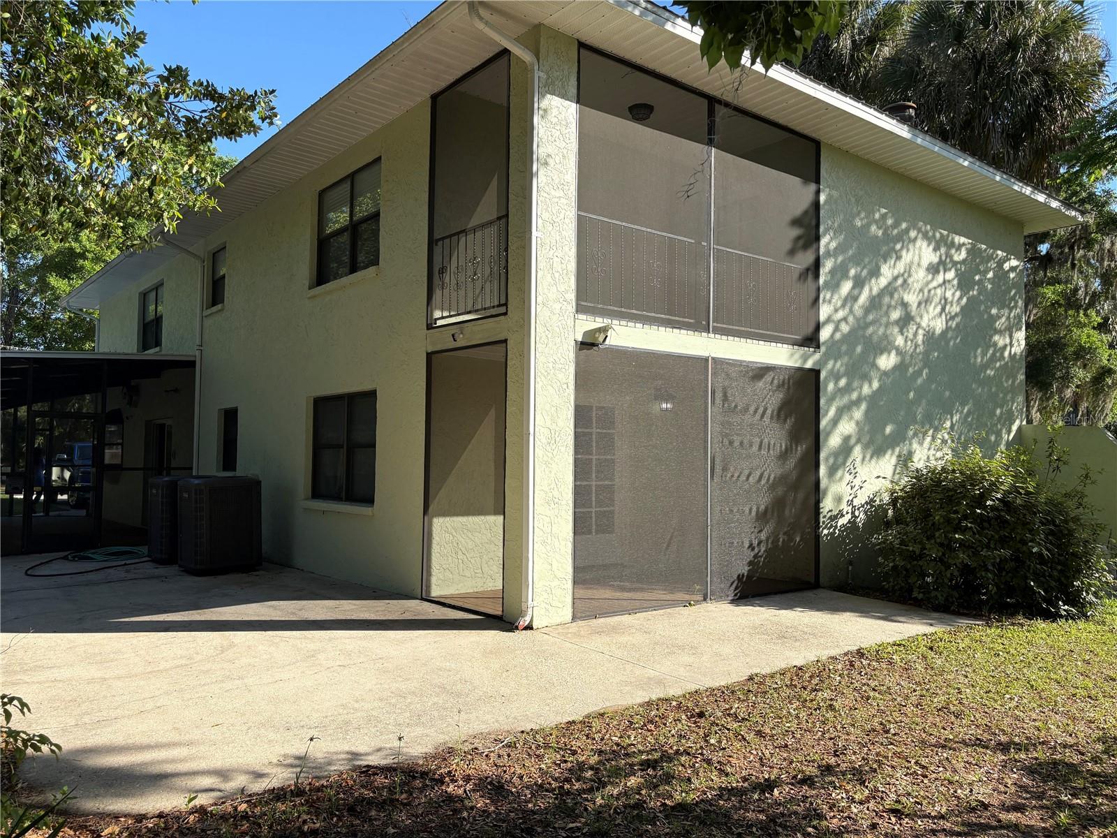 Image 41 of 82 For 155 S Court  