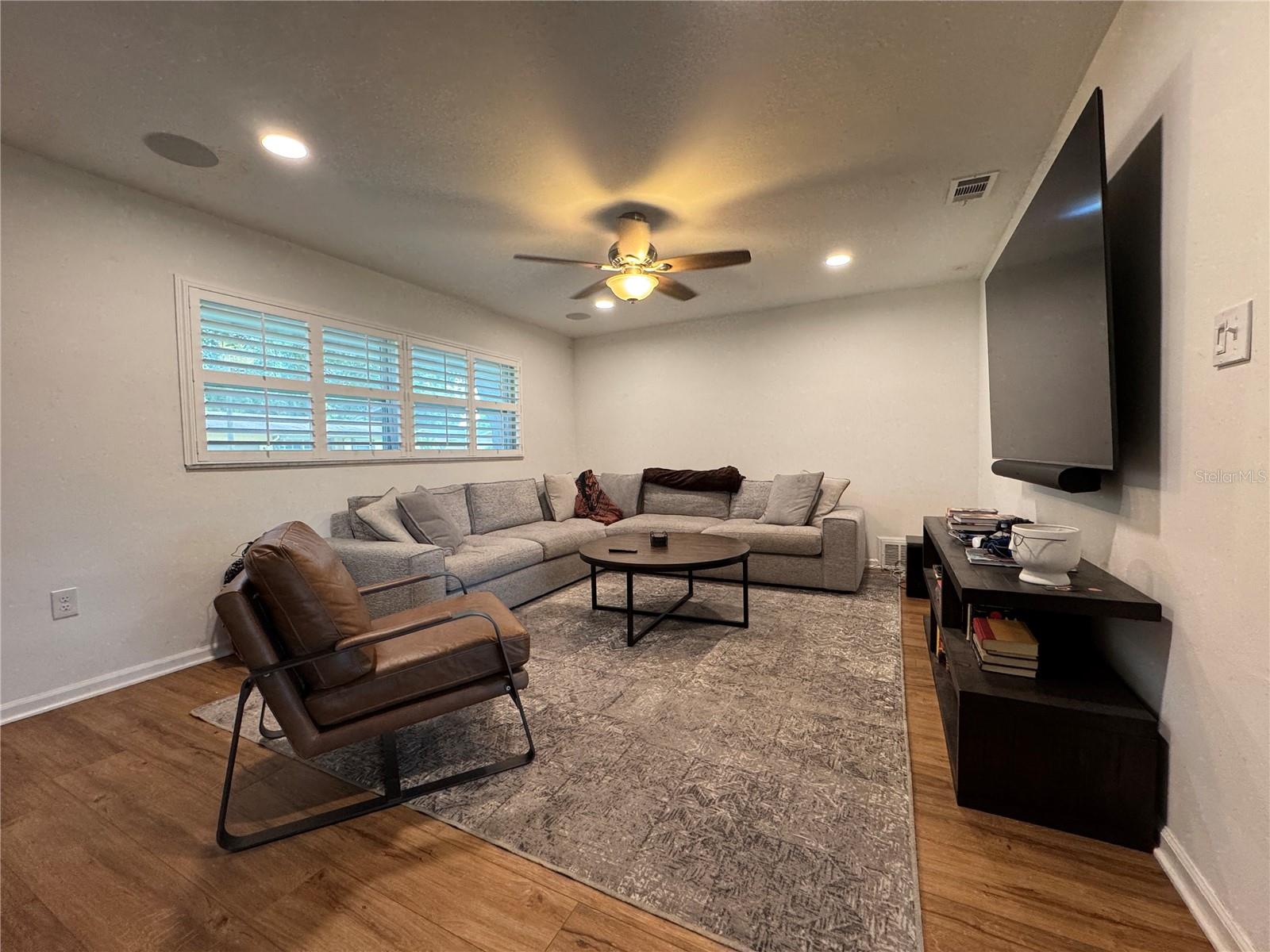 Image 2 of 16 For 1700 Overlake Avenue