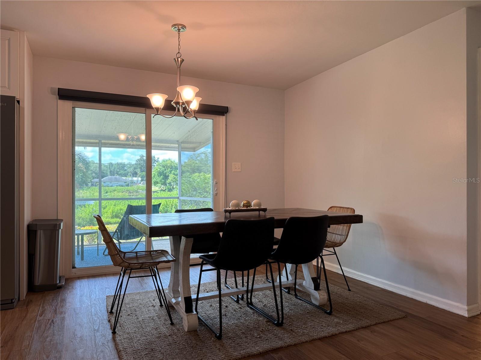 Image 6 of 16 For 1700 Overlake Avenue