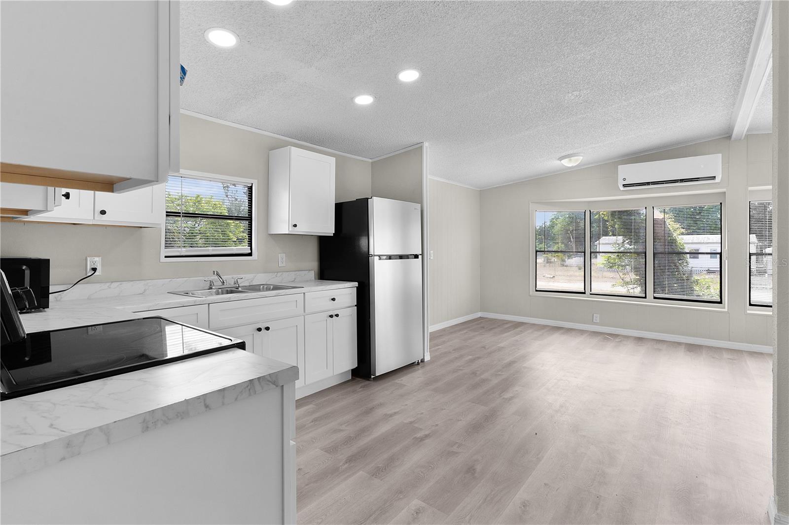 Image 10 of 25 For 33506 Luana Court