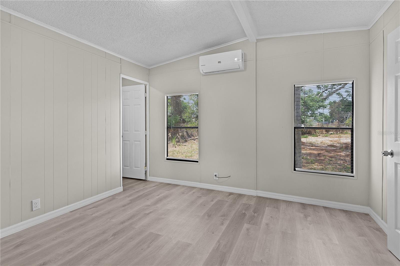 Image 15 of 25 For 33506 Luana Court