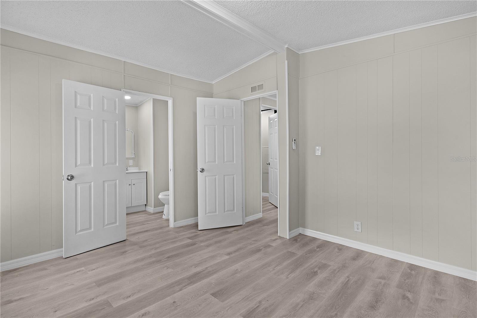 Image 18 of 25 For 33506 Luana Court