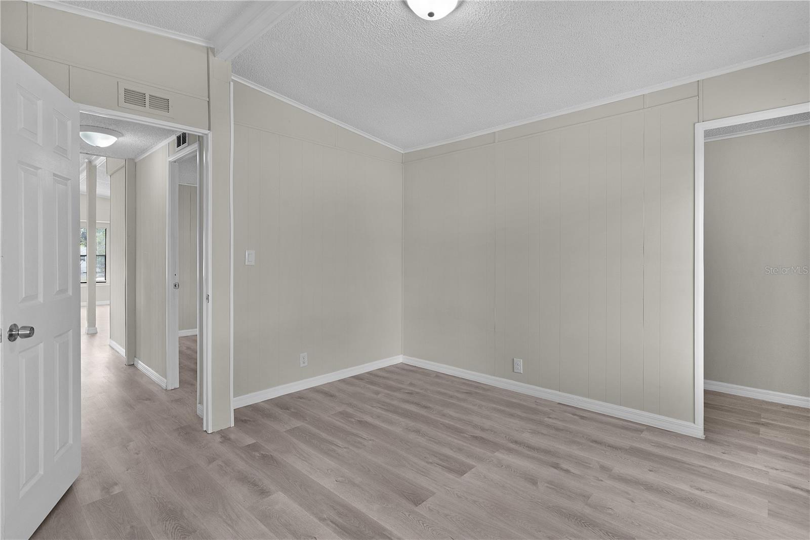 Image 19 of 25 For 33506 Luana Court