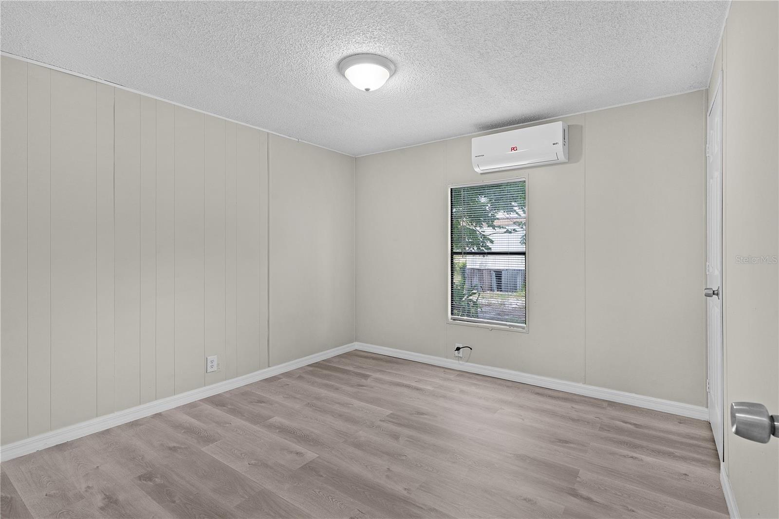 Image 21 of 25 For 33506 Luana Court