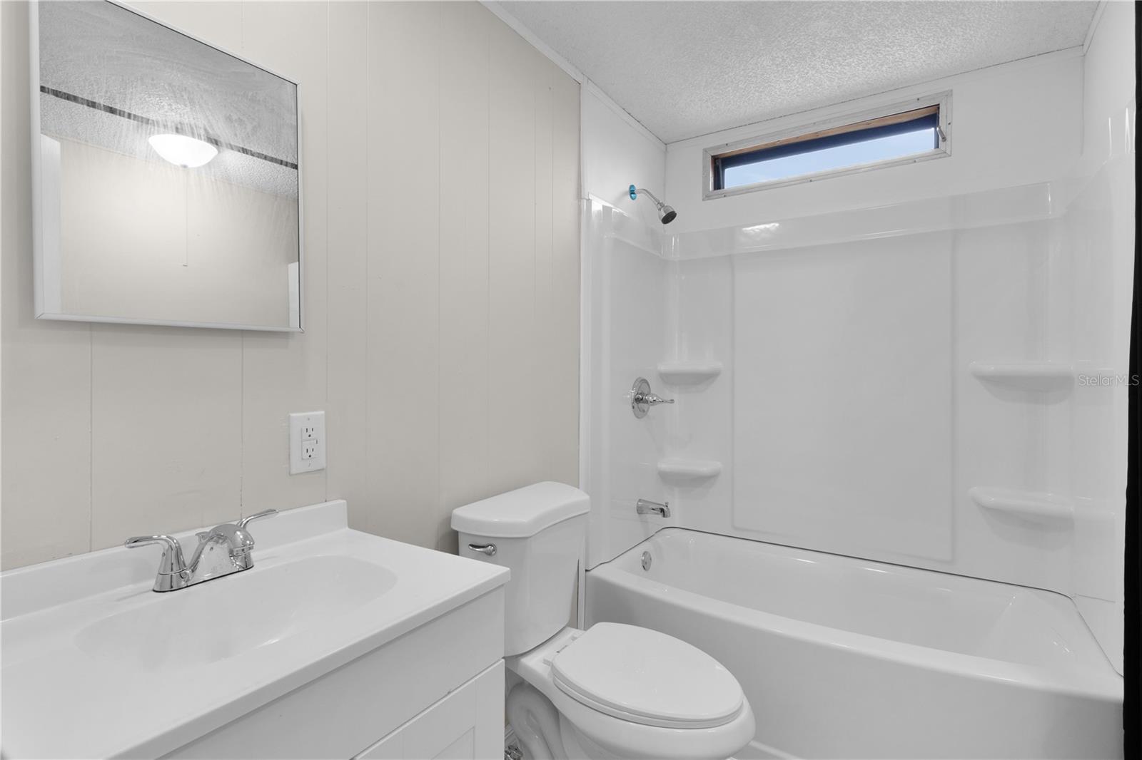 Image 22 of 25 For 33506 Luana Court