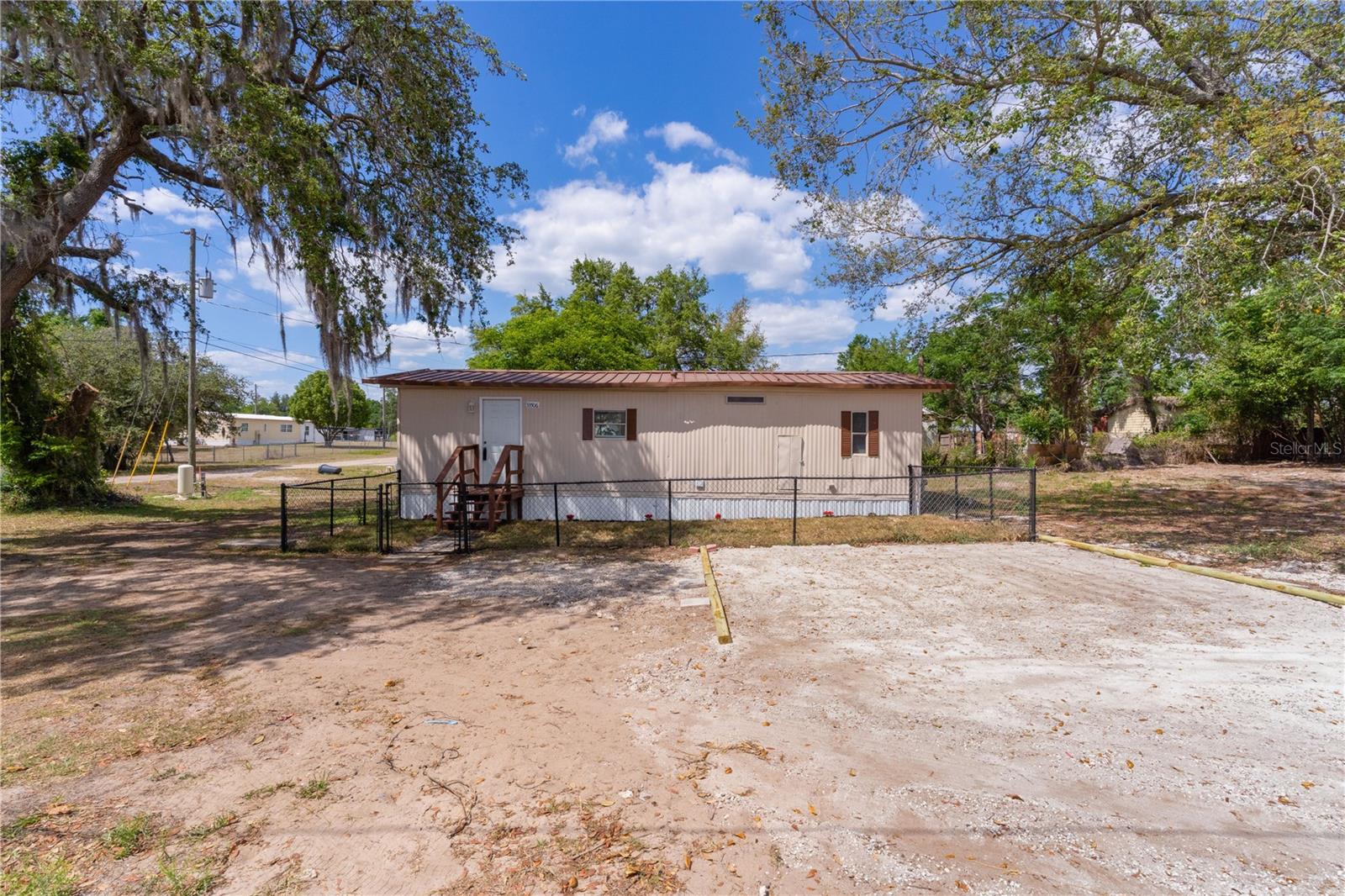 Image 4 of 25 For 33506 Luana Court