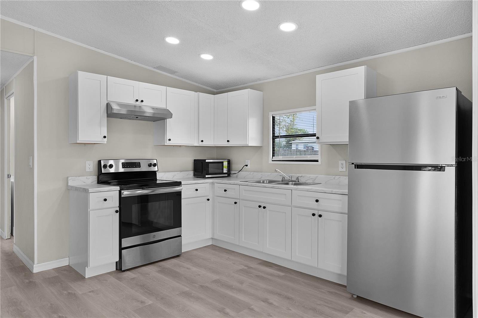 Image 7 of 25 For 33506 Luana Court