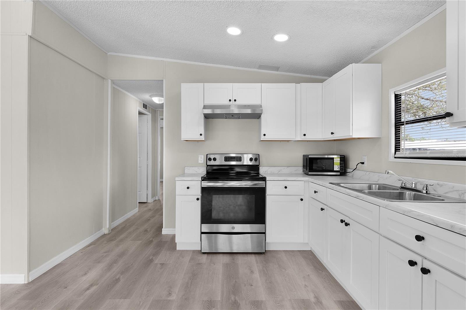 Image 9 of 25 For 33506 Luana Court