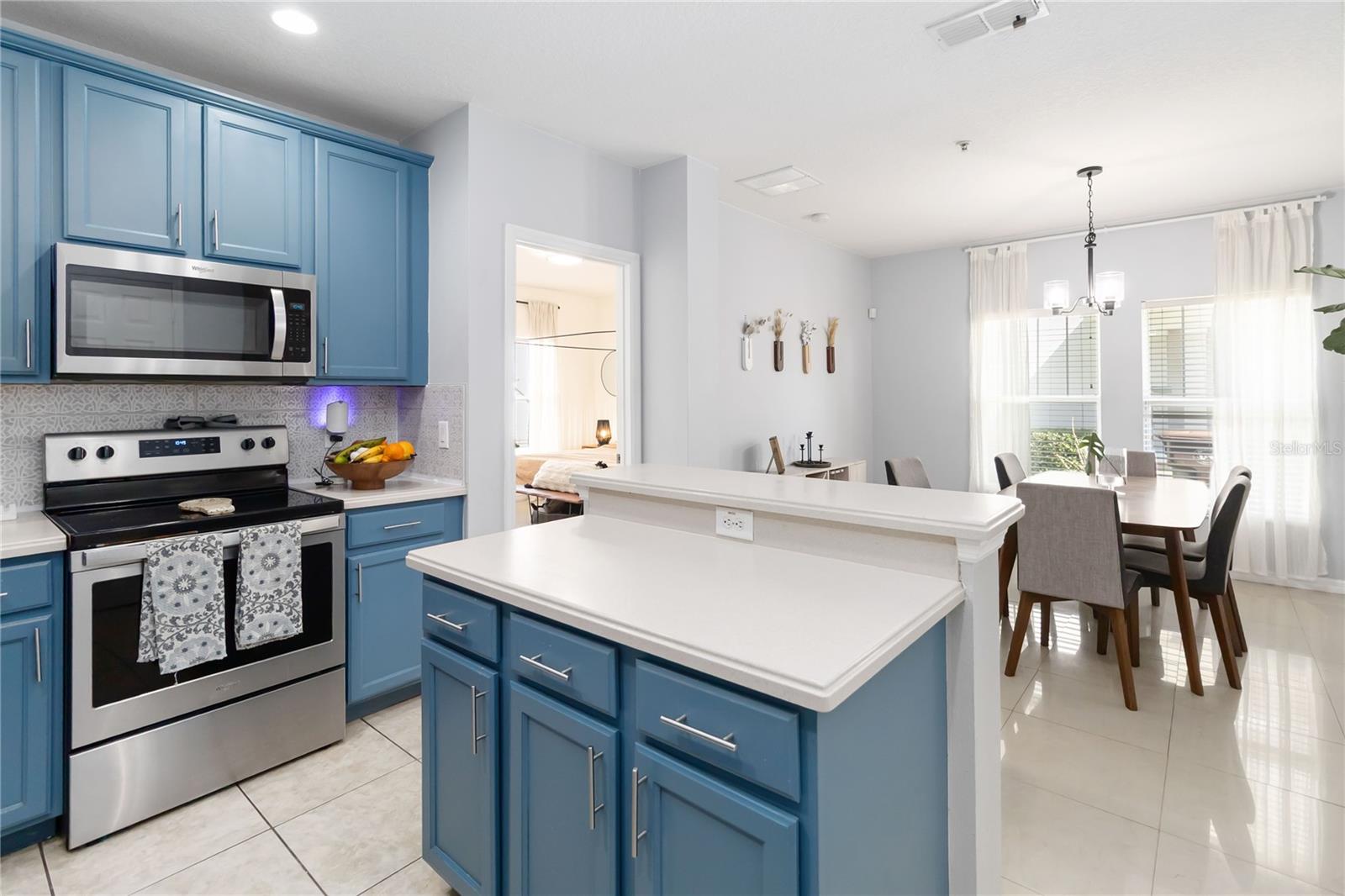 Image 12 of 57 For 2016 Cypress Bay Boulevard