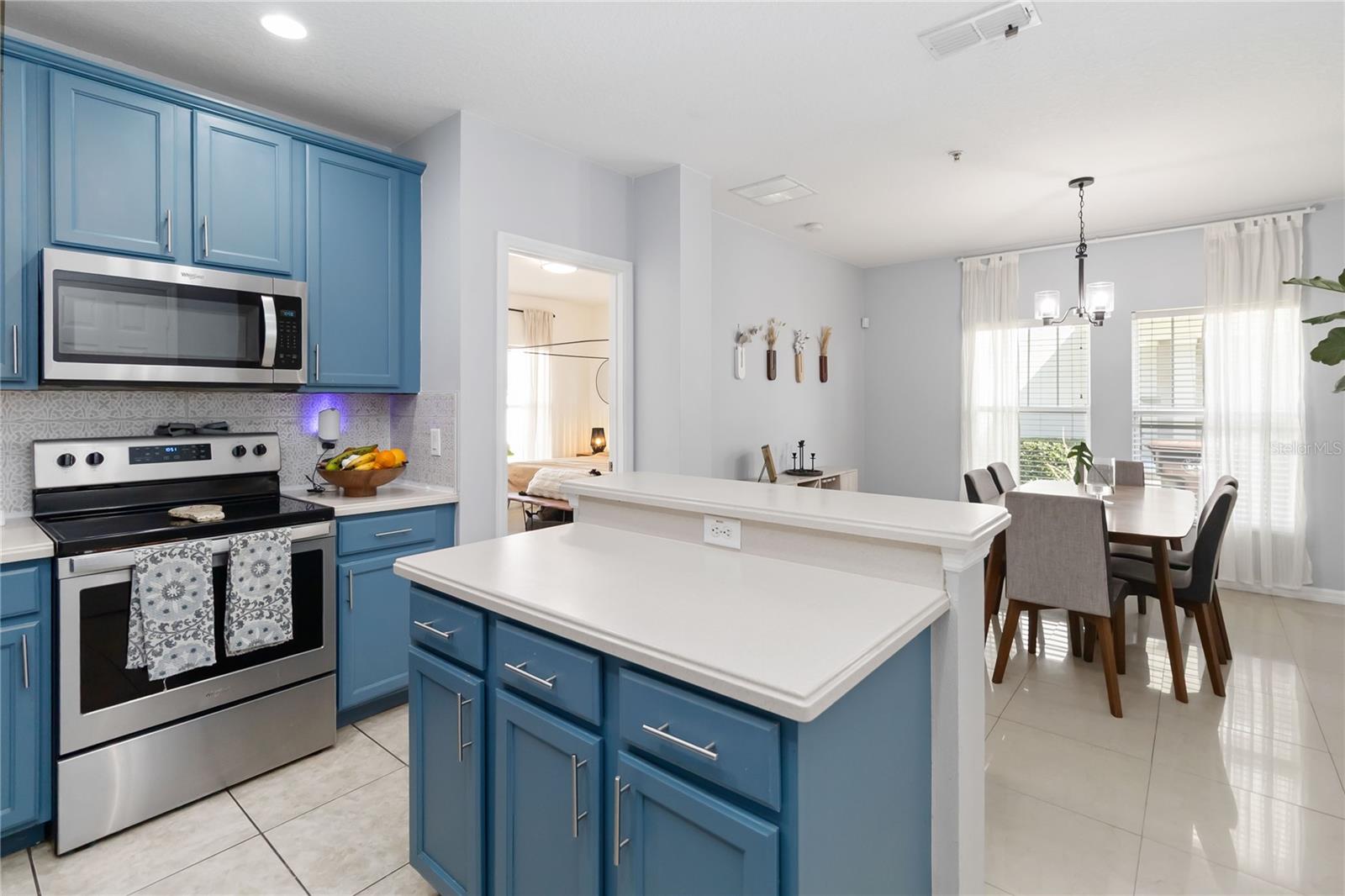 Image 13 of 57 For 2016 Cypress Bay Boulevard