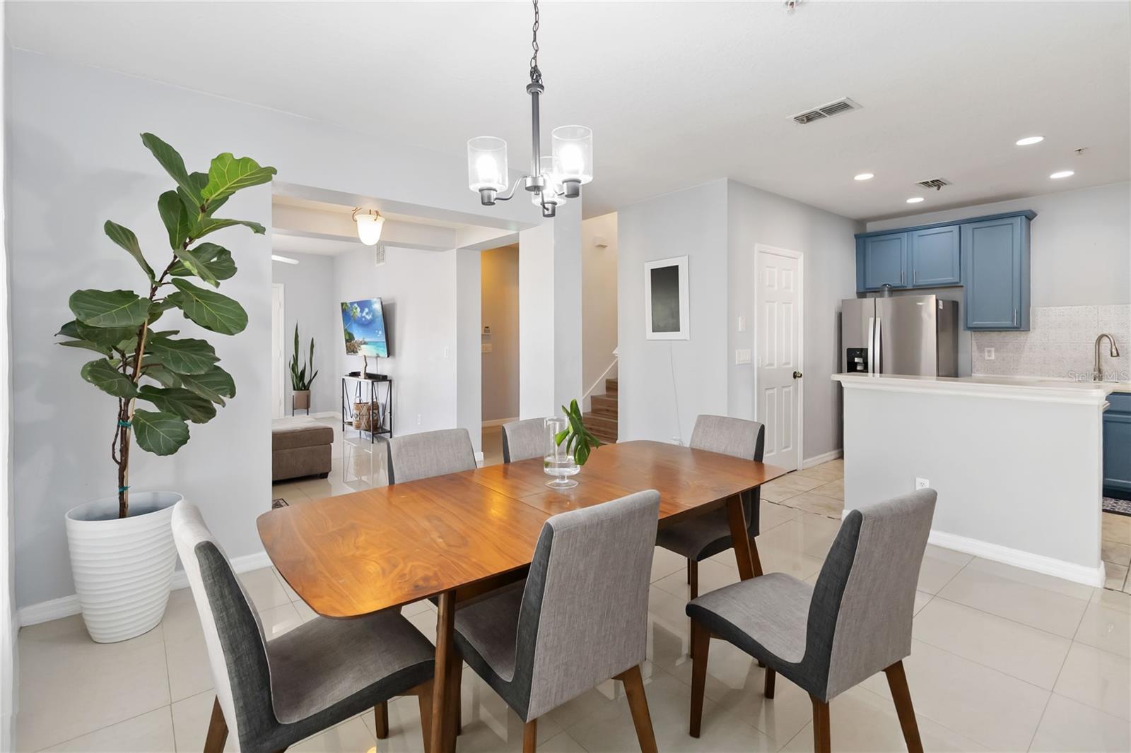 Image 16 of 57 For 2016 Cypress Bay Boulevard