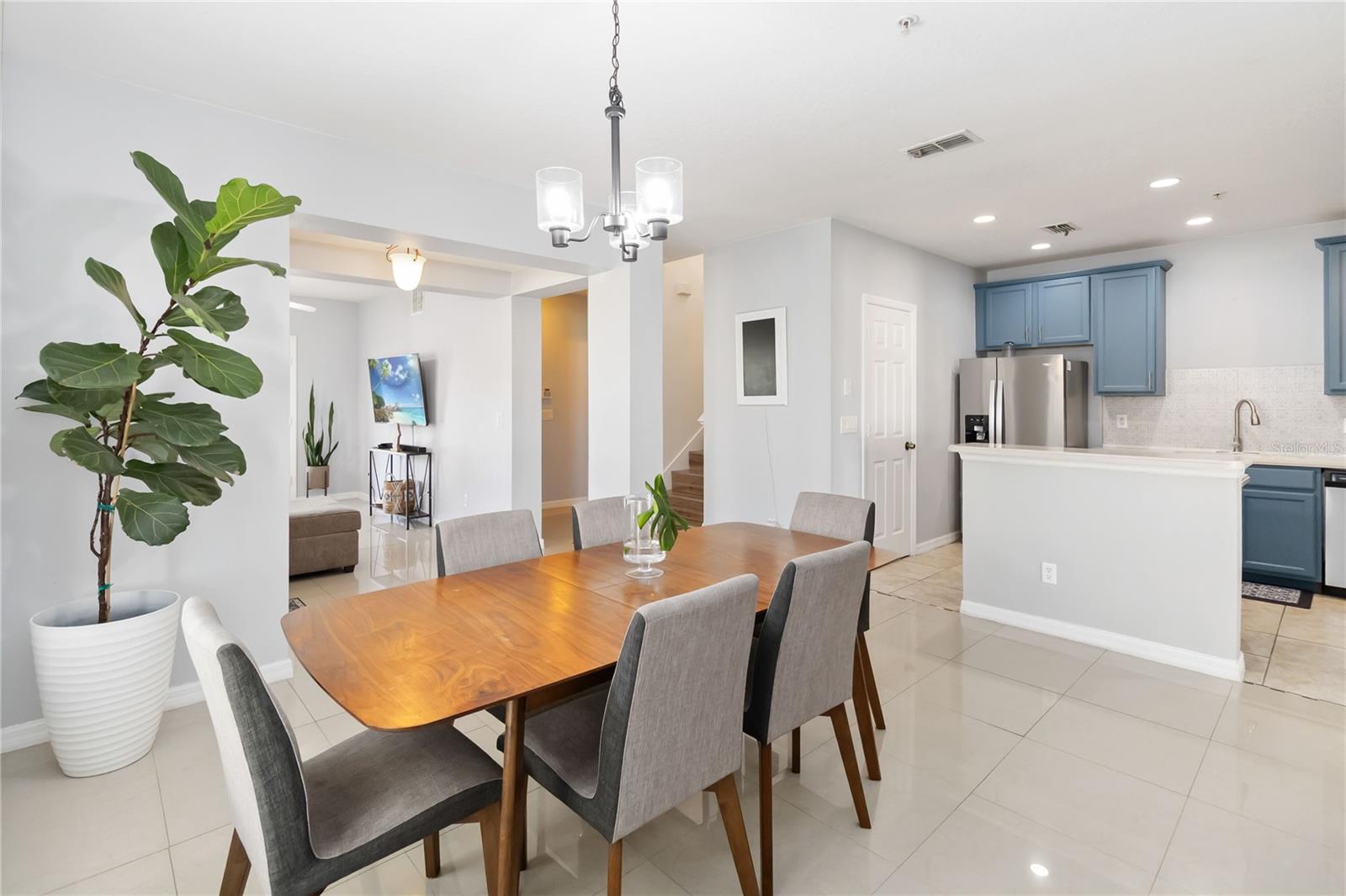 Image 18 of 57 For 2016 Cypress Bay Boulevard