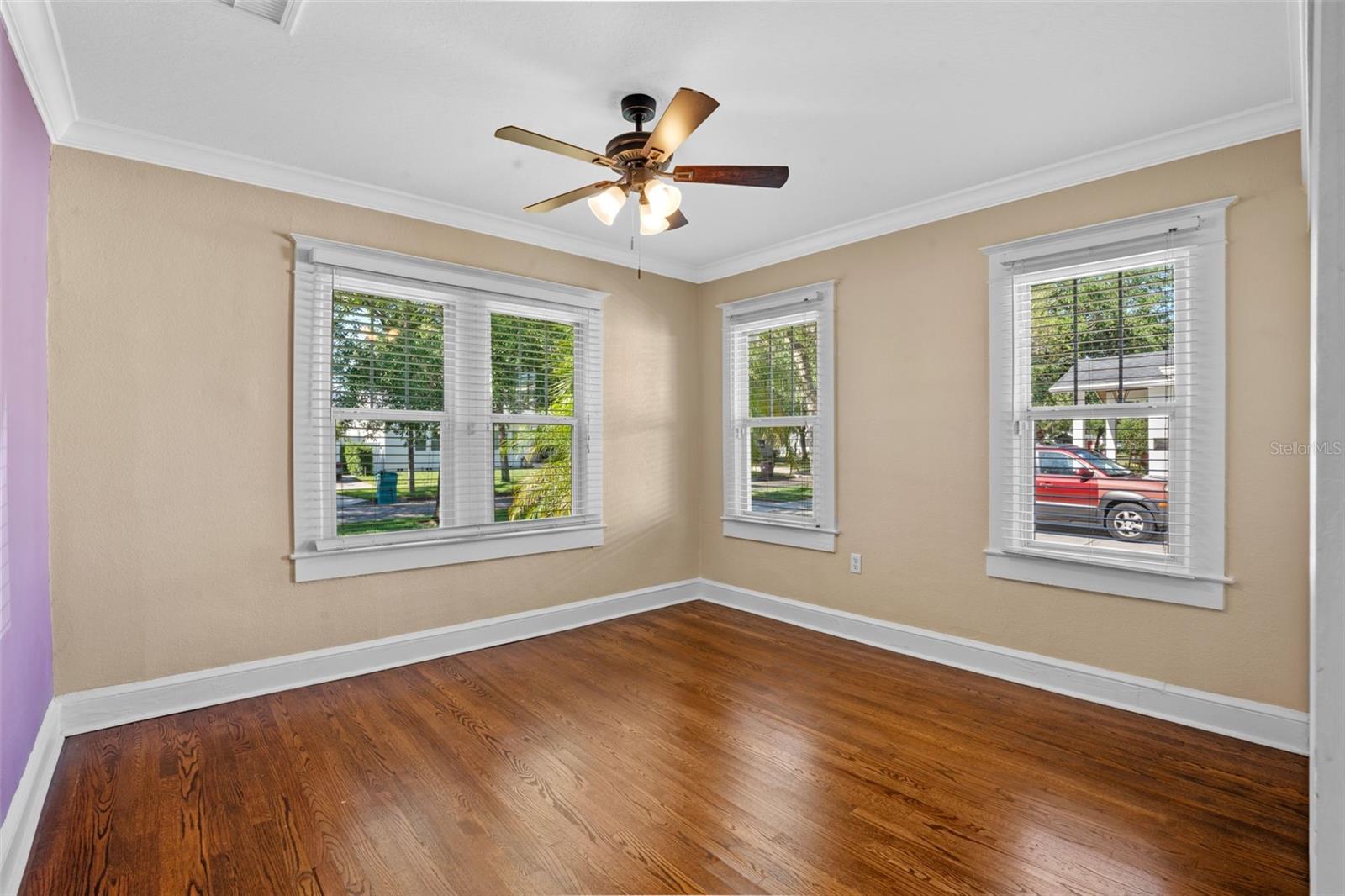 Image 10 of 31 For 1333 Yale Street