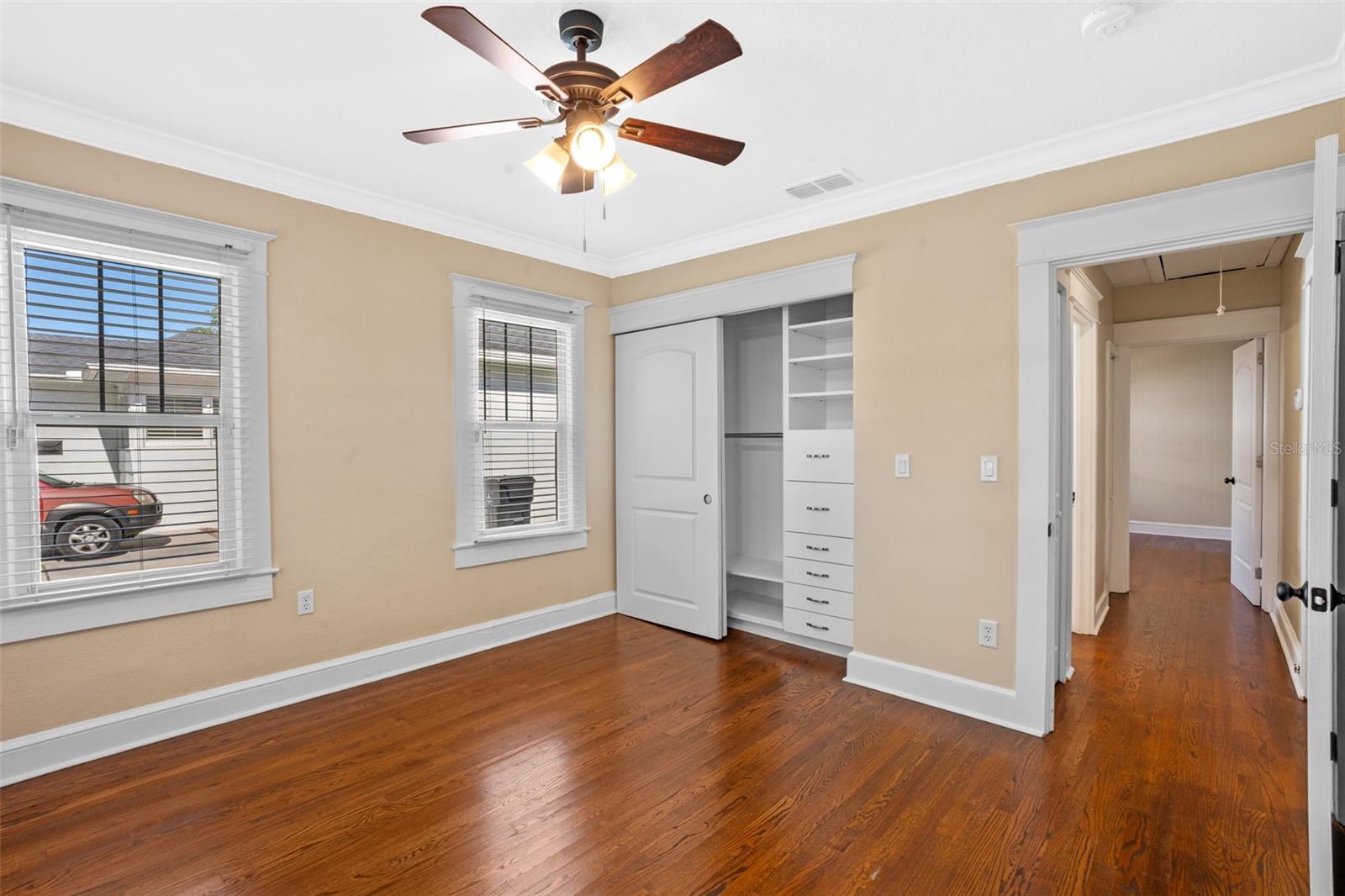 Image 11 of 31 For 1333 Yale Street
