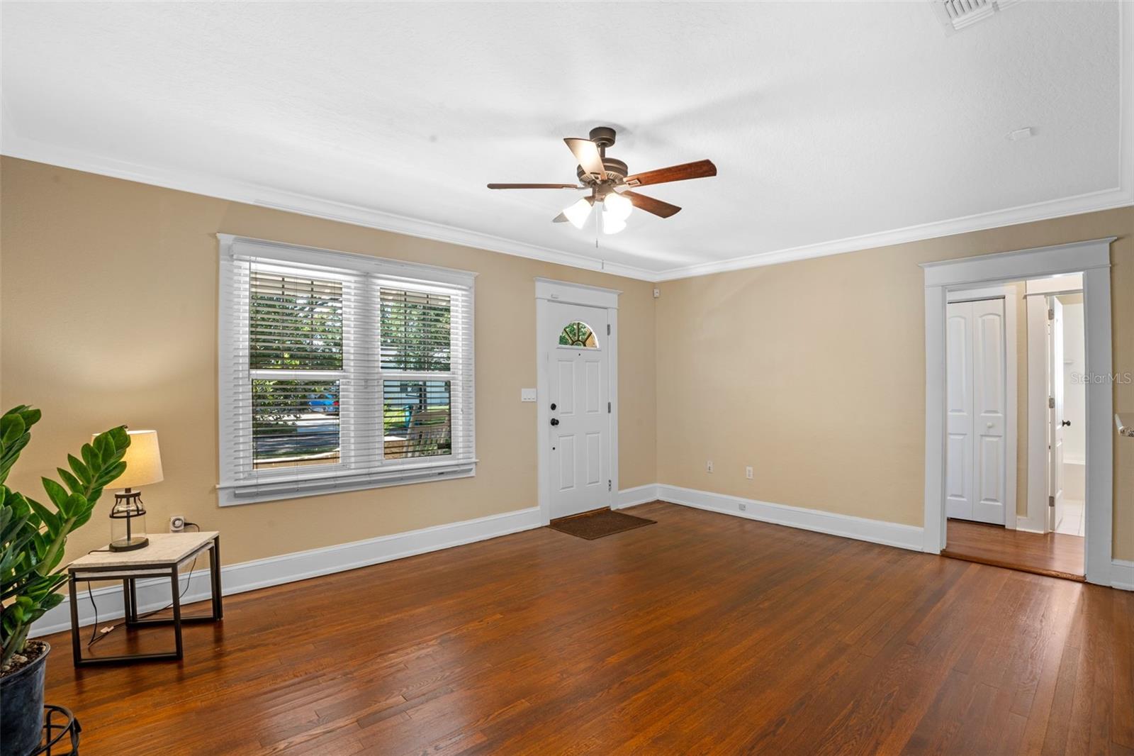 Image 4 of 31 For 1333 Yale Street