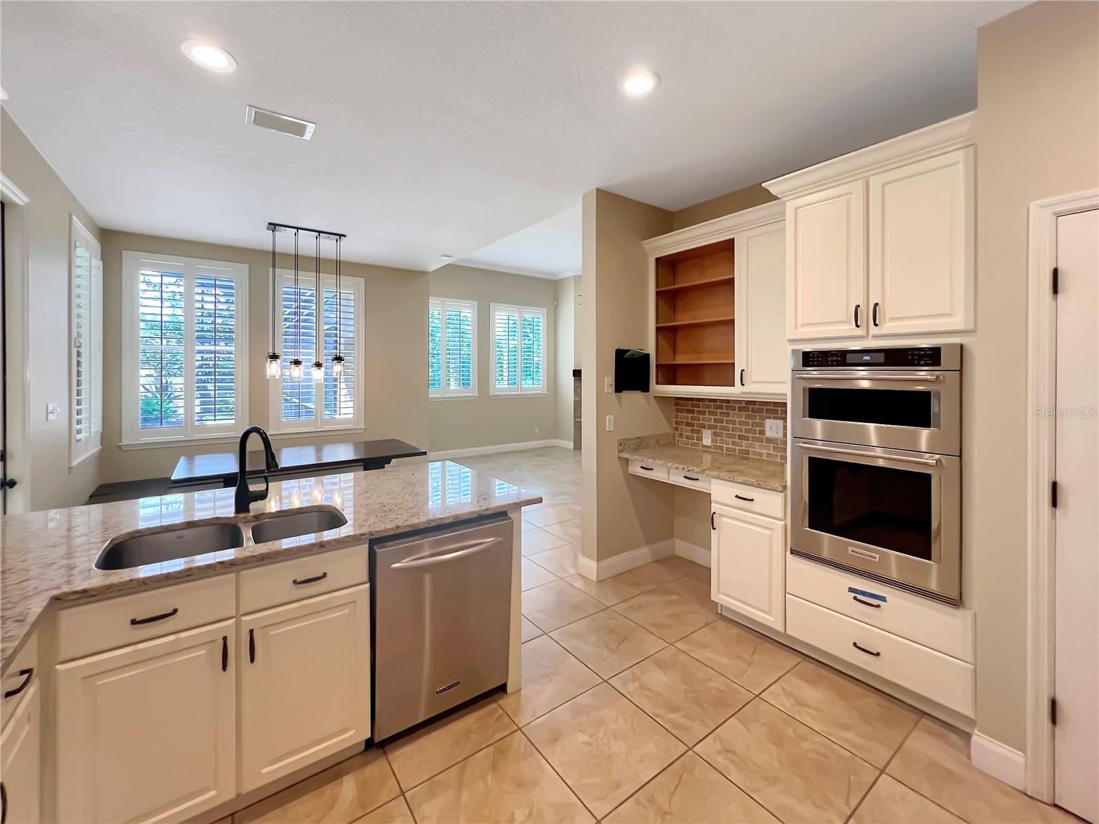 Image 4 of 58 For 8537 Redleaf Lane