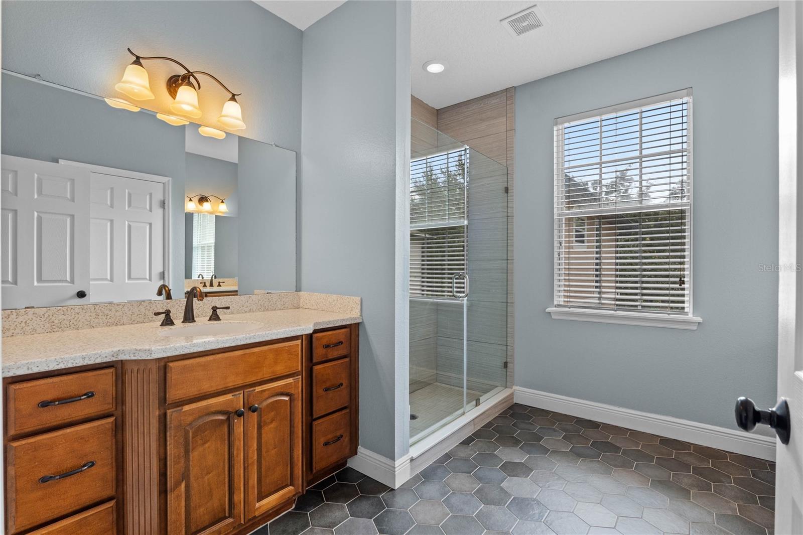 Image 13 of 23 For 41 Spruce Street