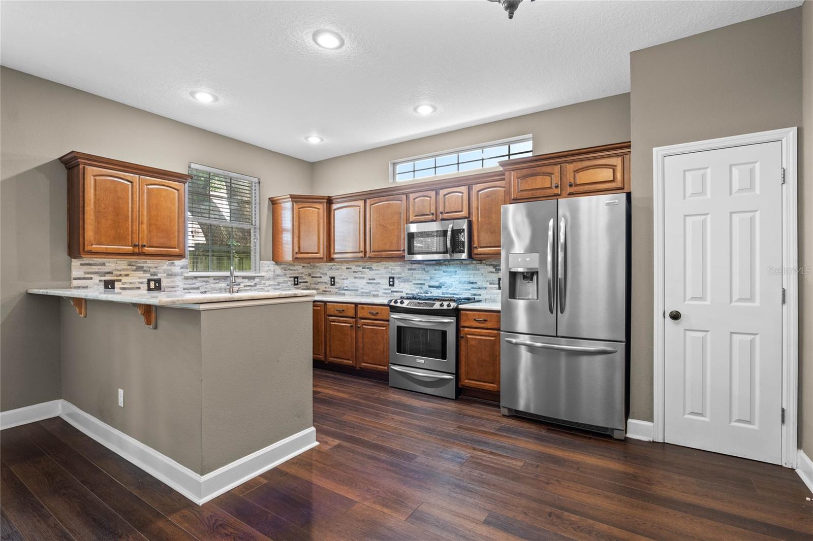 Image 8 of 23 For 41 Spruce Street