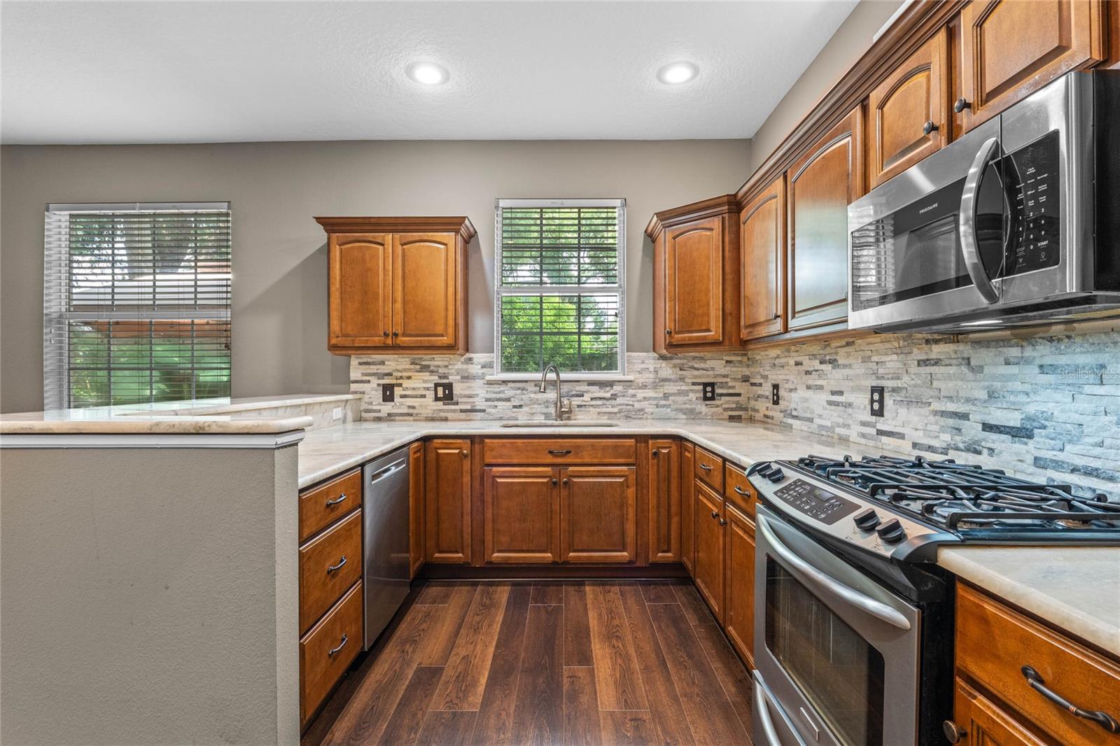 Image 9 of 23 For 41 Spruce Street