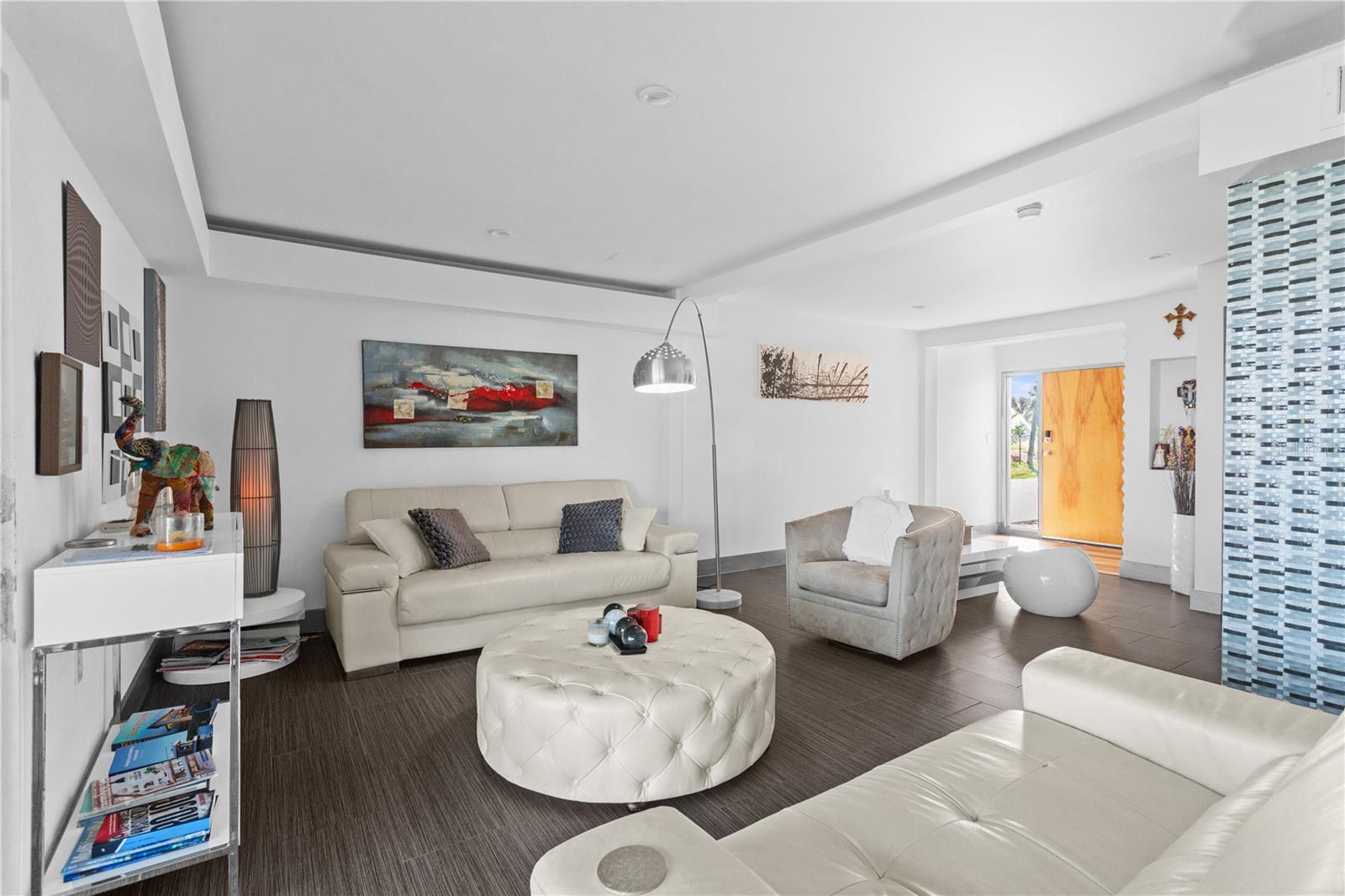 Image 12 of 45 For 11734 Lake Willis Drive