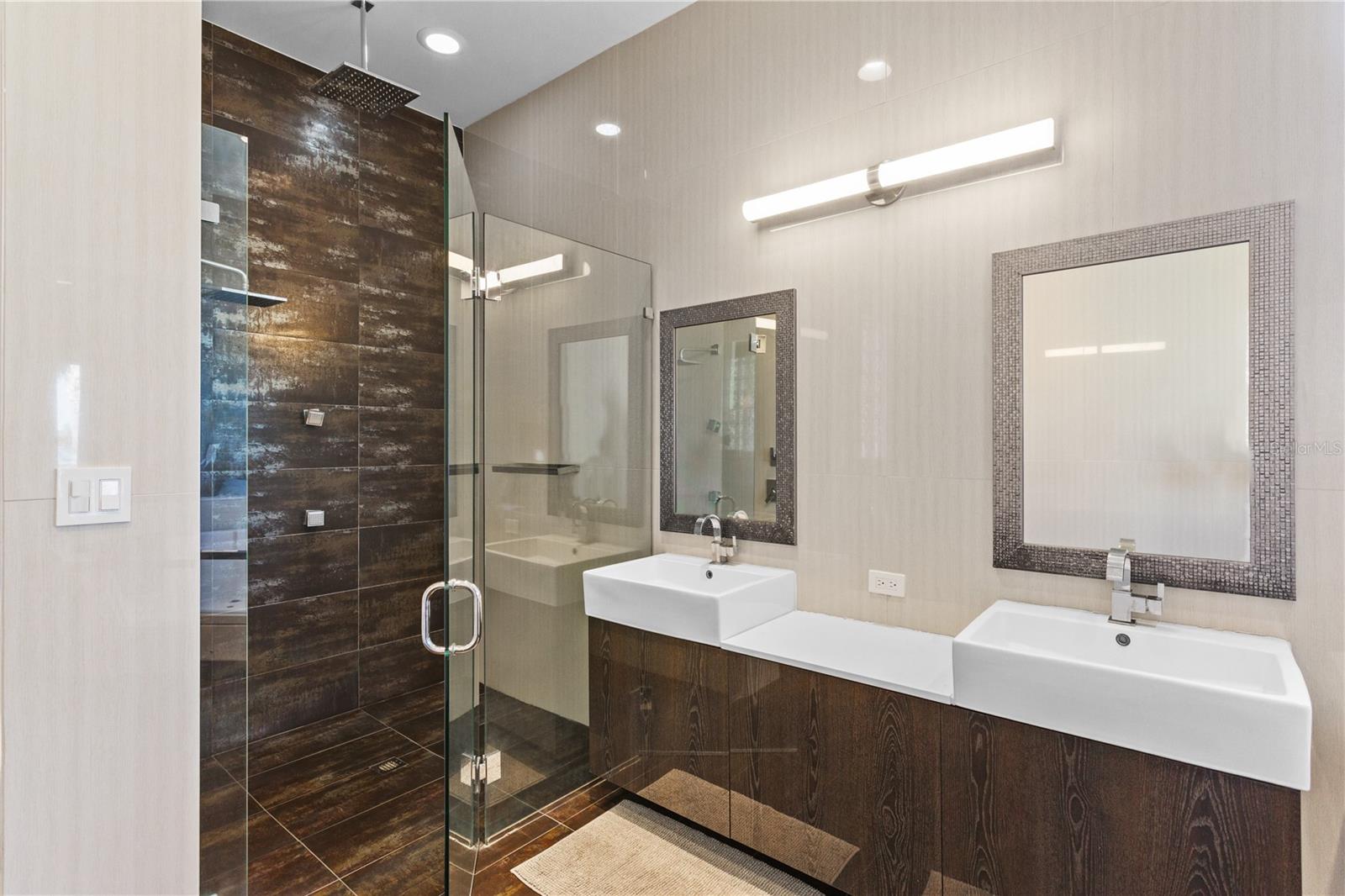 Image 33 of 45 For 11734 Lake Willis Drive