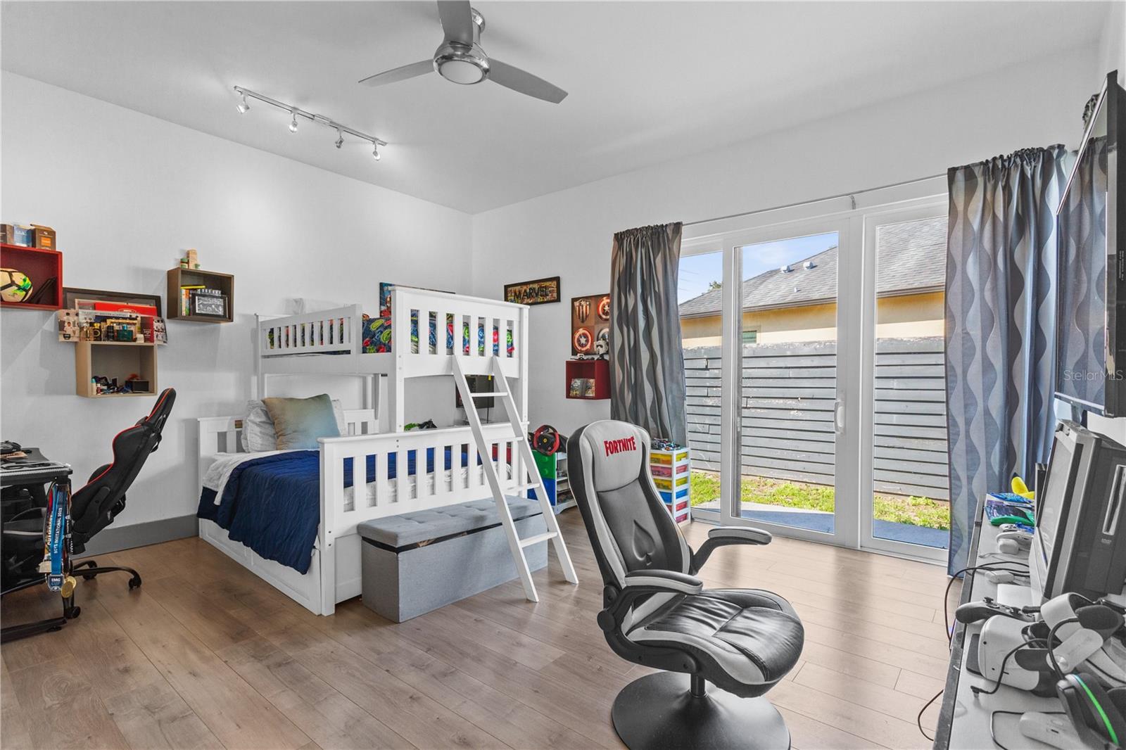Image 9 of 45 For 11734 Lake Willis Drive