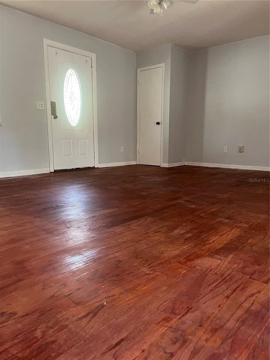 Image 6 of 16 For 235 Crabtree Avenue