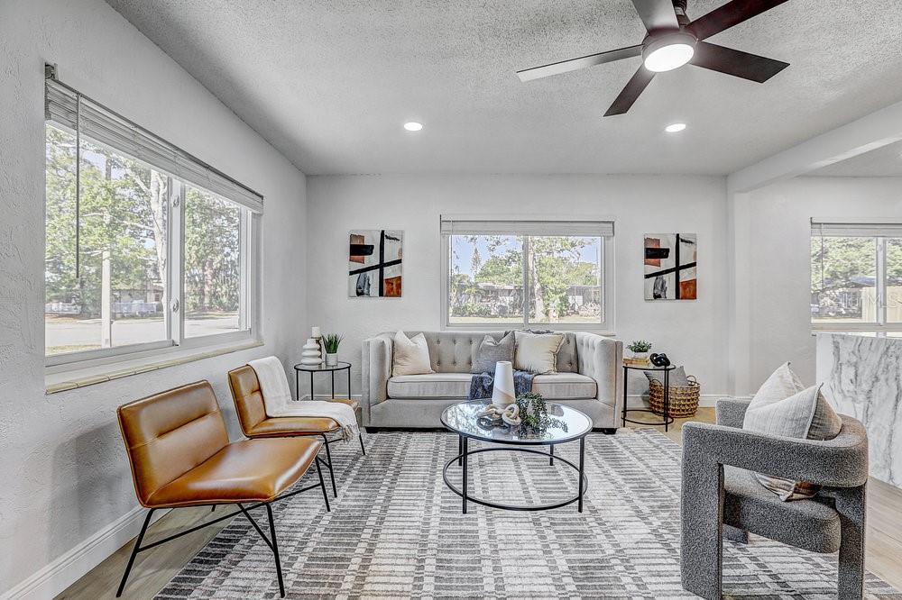 Image 3 of 46 For 1807 49th Avenue W