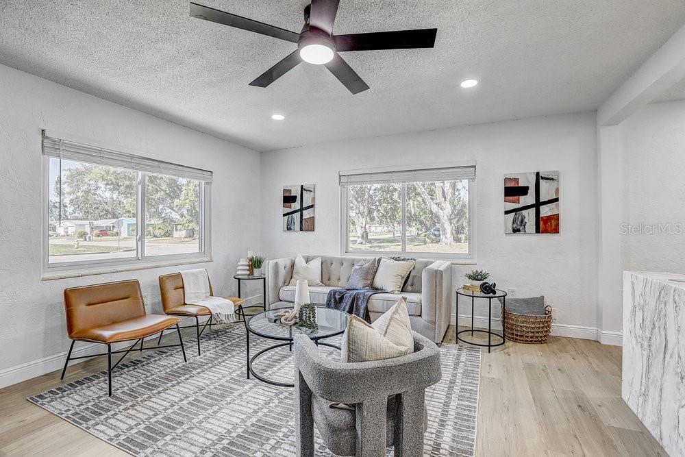 Image 4 of 46 For 1807 49th Avenue W