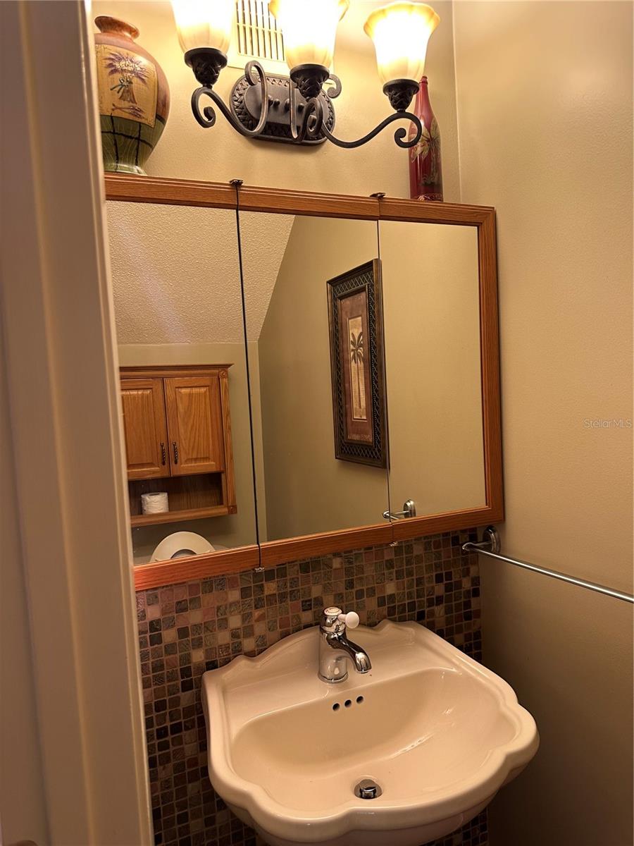 Image 19 of 37 For 802 Park Lake Circle 2