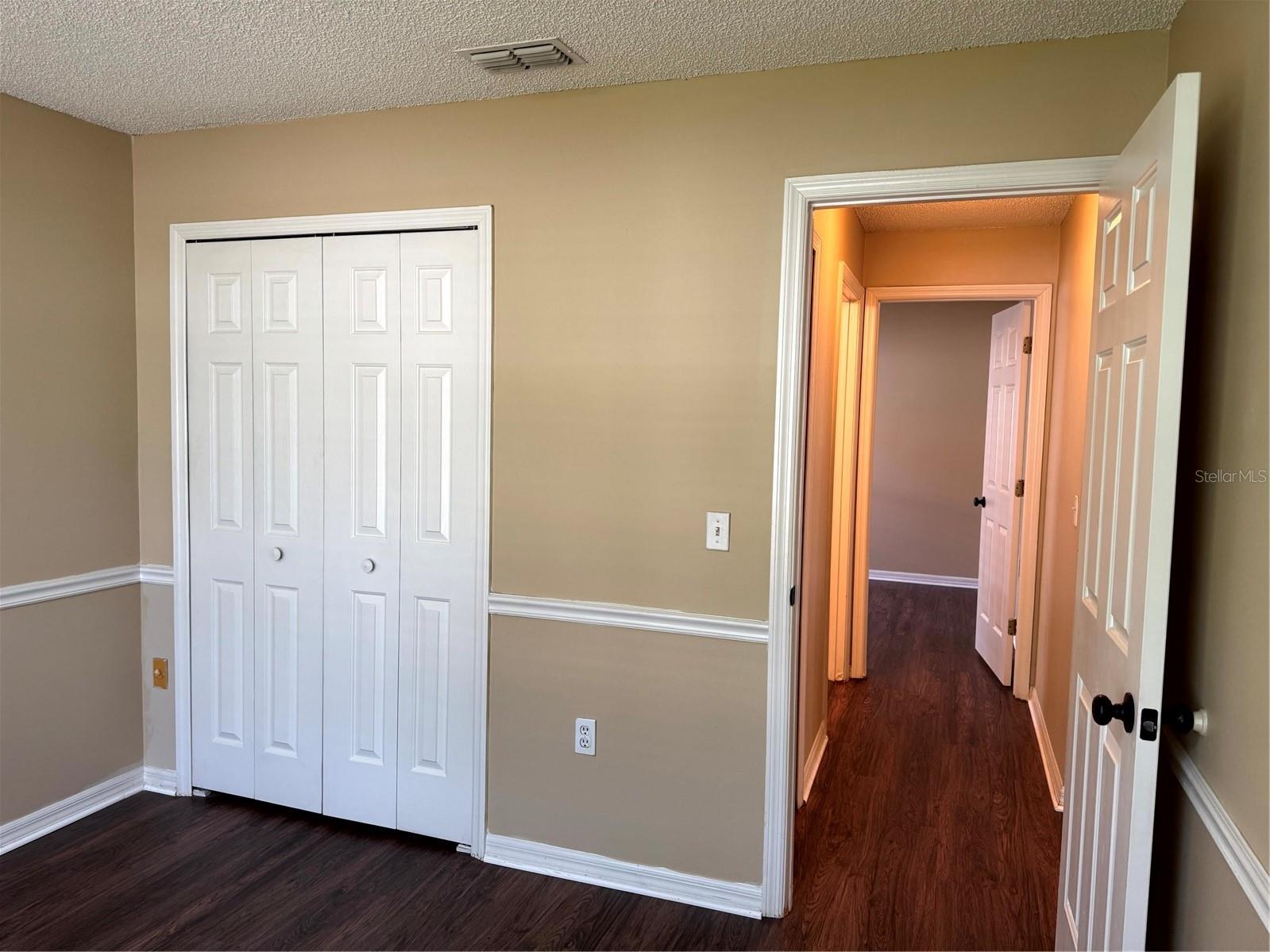 Image 3 of 35 For 2911 Saint James Lane