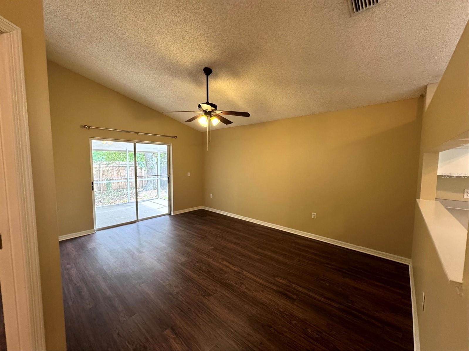 Image 7 of 35 For 2911 Saint James Lane