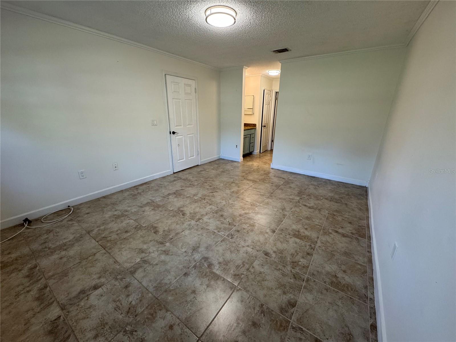 Image 11 of 23 For 2106 Clubside Drive 2106
