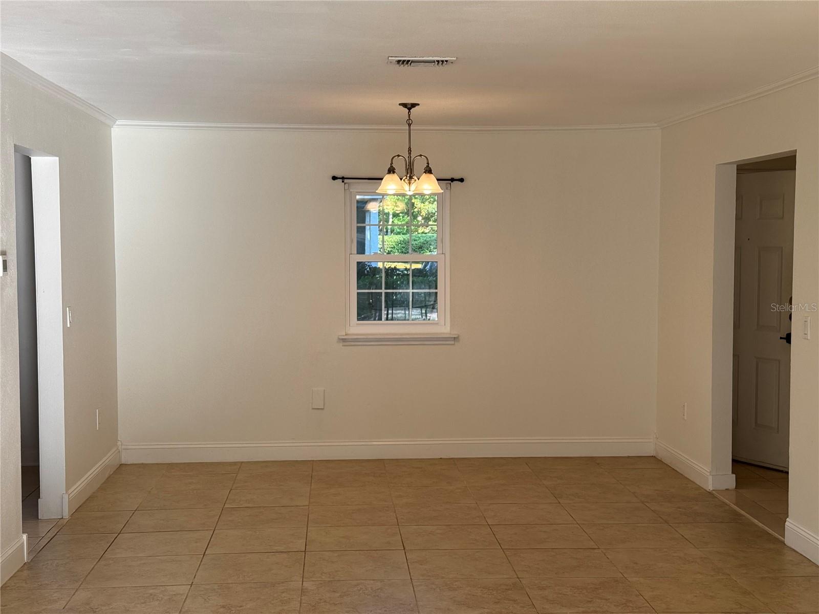 Image 7 of 23 For 2106 Clubside Drive 2106