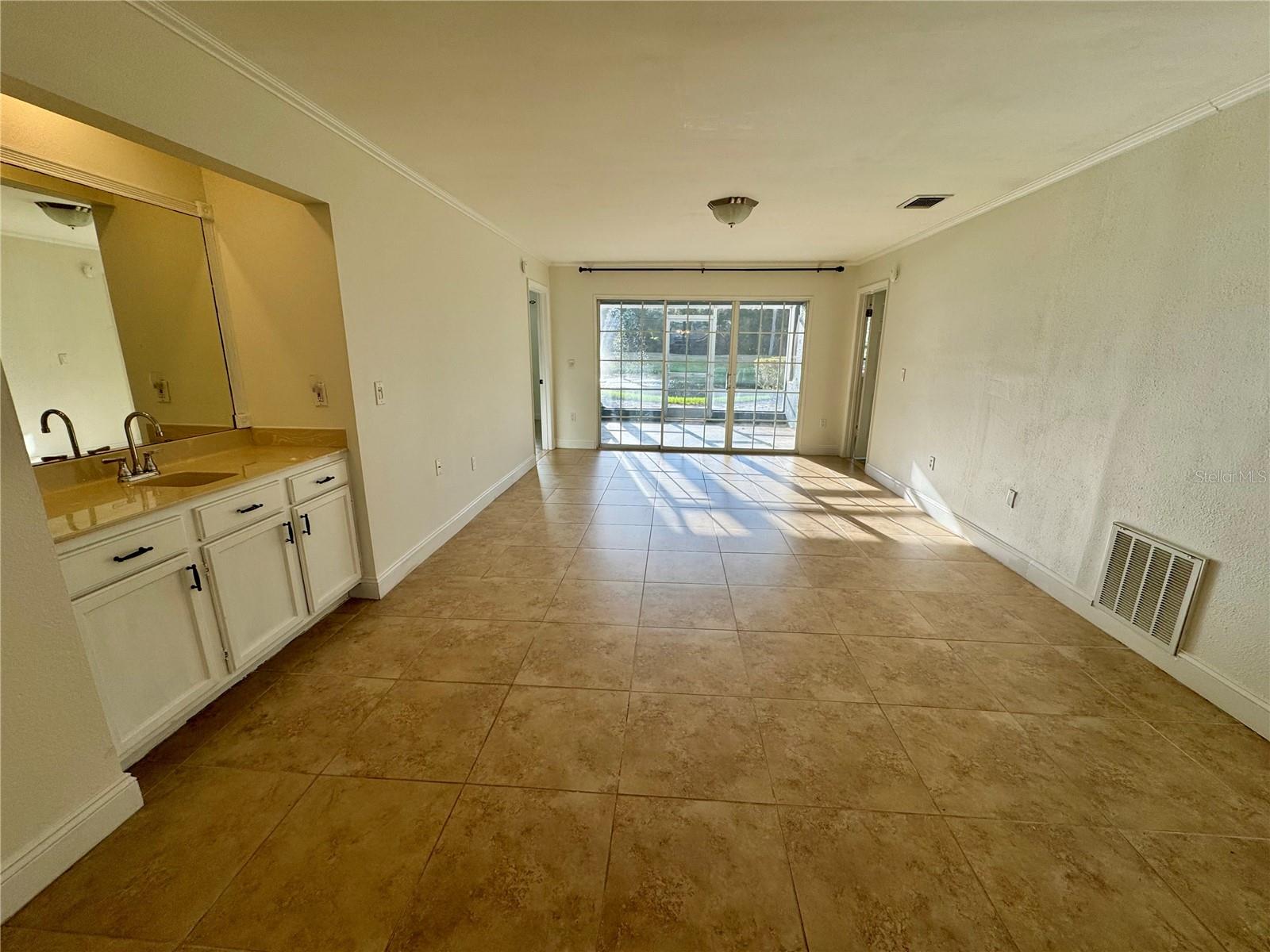Image 8 of 23 For 2106 Clubside Drive 2106