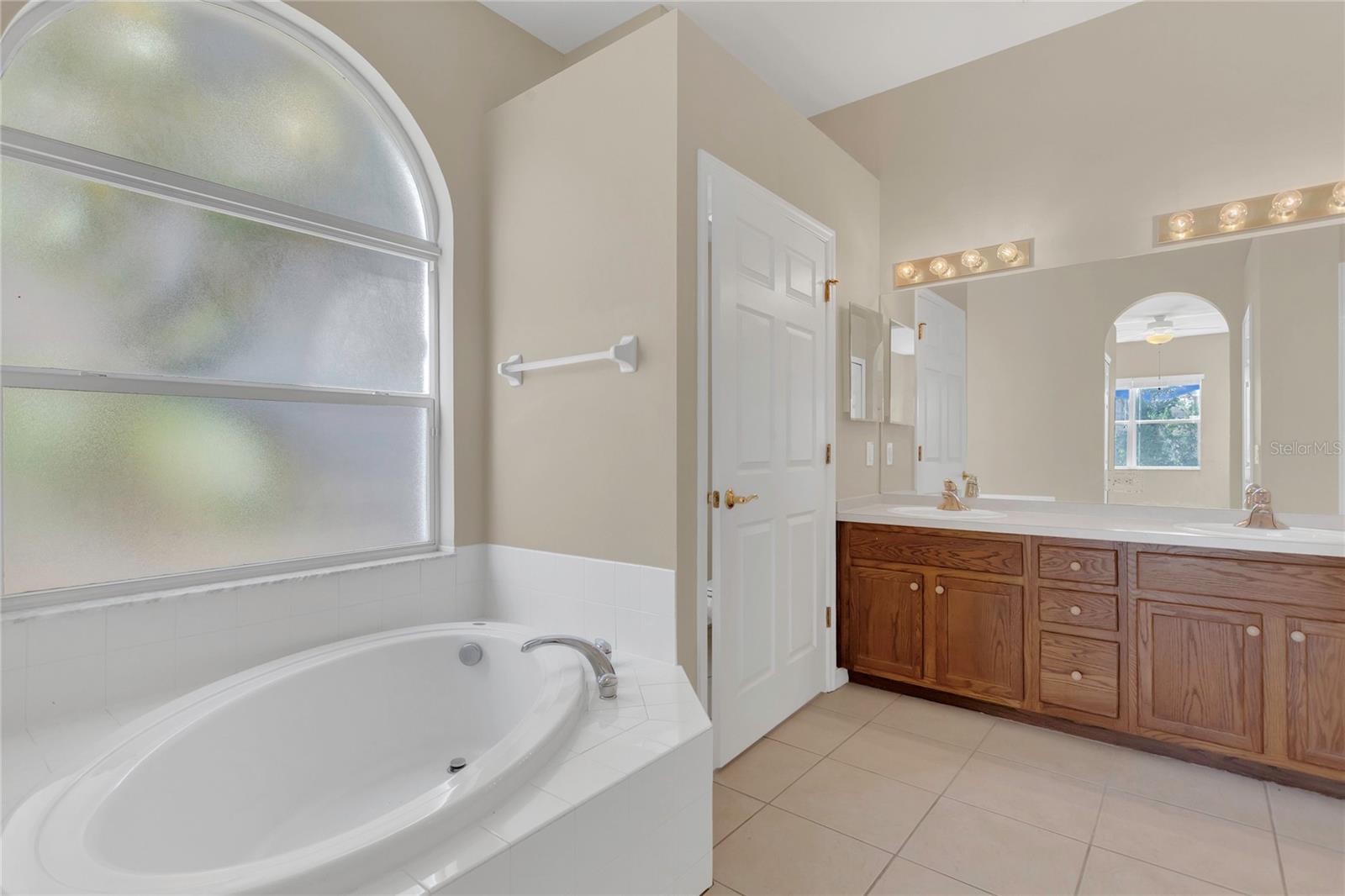 Image 19 of 34 For 4432 Huddlestone Drive