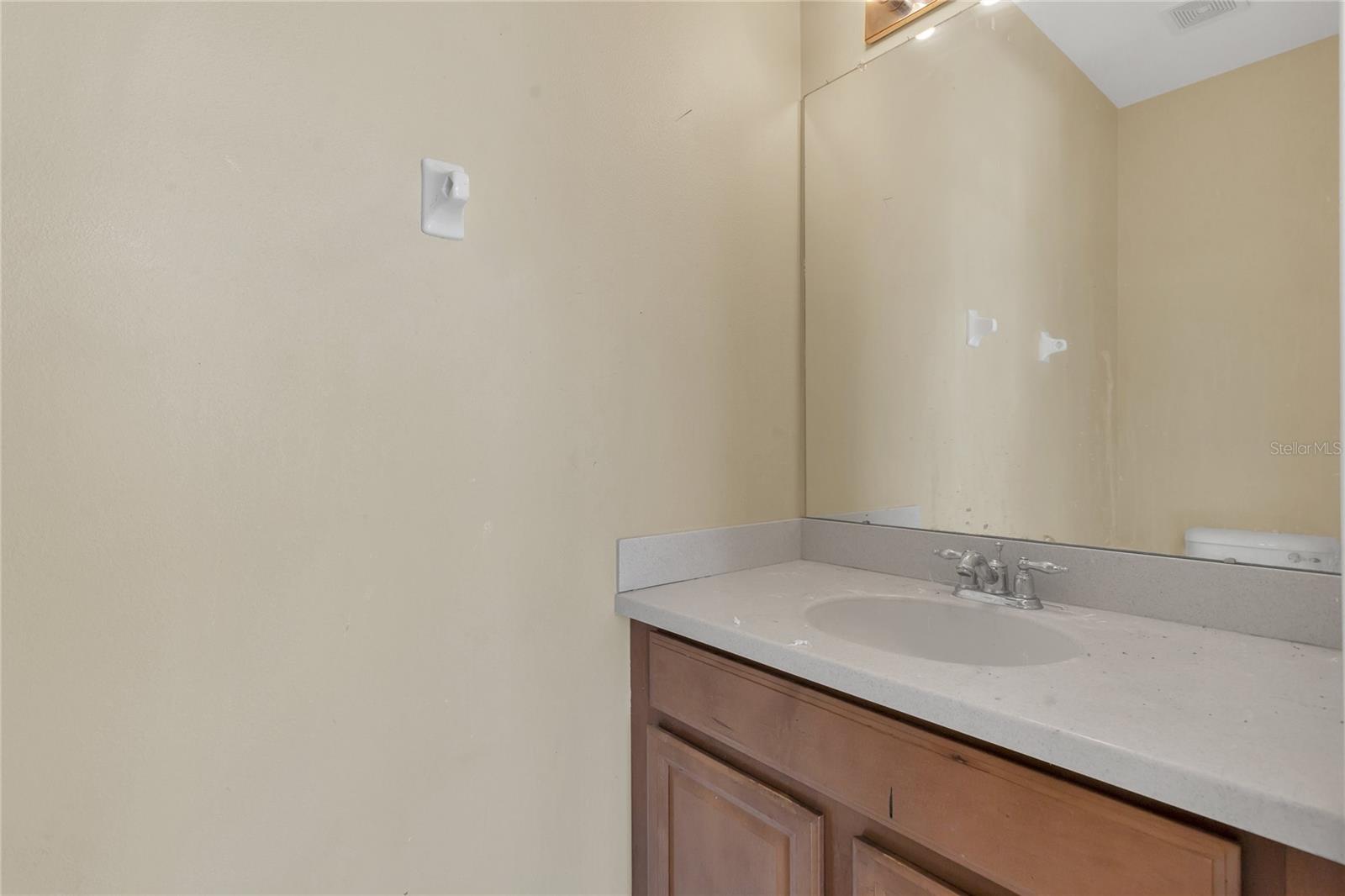 Listing photo id 9 for 4722 67th Avenue N