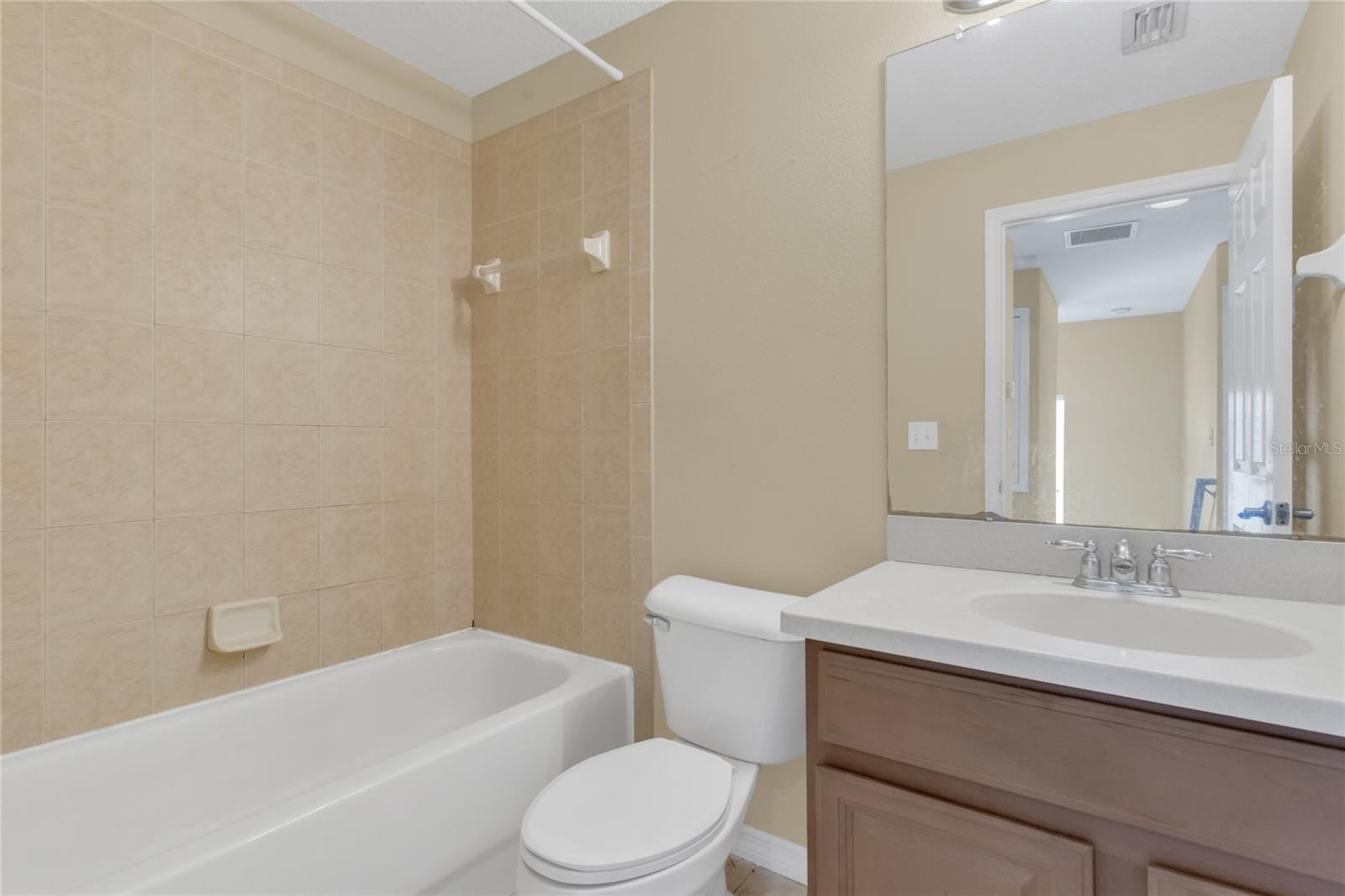 Listing photo id 10 for 4722 67th Avenue N