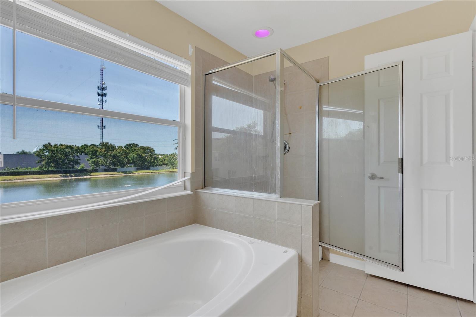 Listing photo id 14 for 4722 67th Avenue N