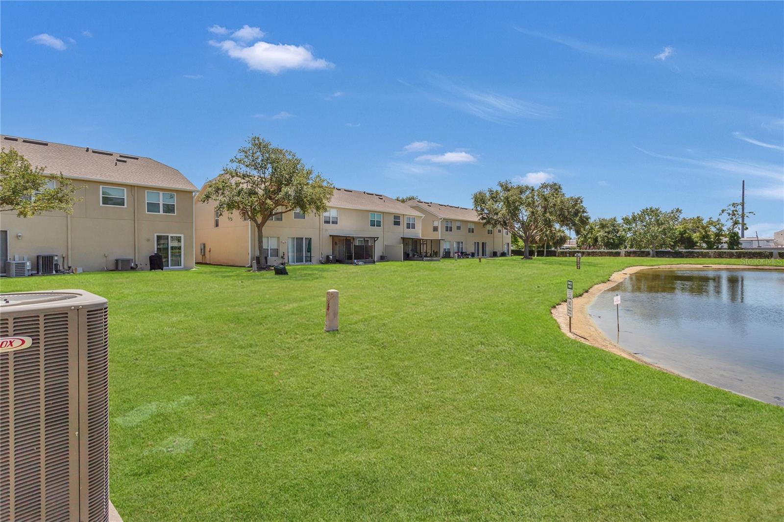Listing photo id 19 for 4722 67th Avenue N