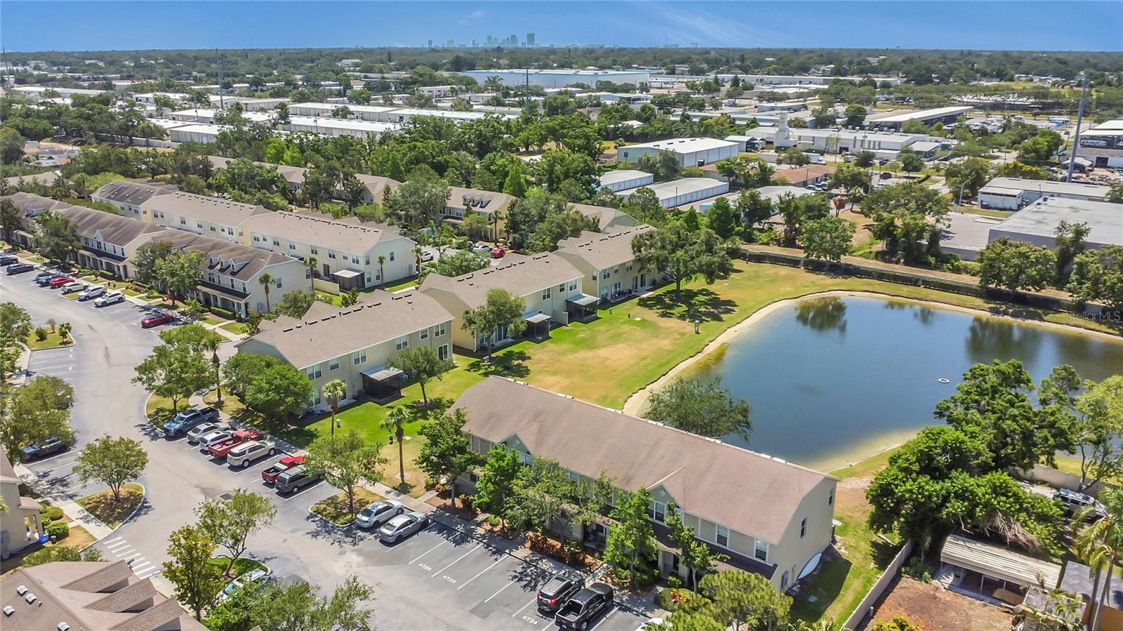 Listing photo id 25 for 4722 67th Avenue N
