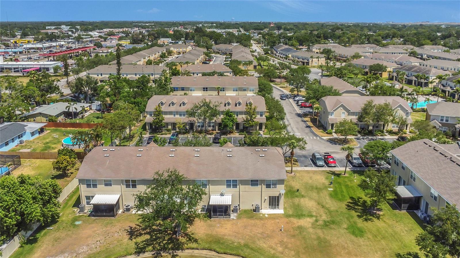 Listing photo id 27 for 4722 67th Avenue N
