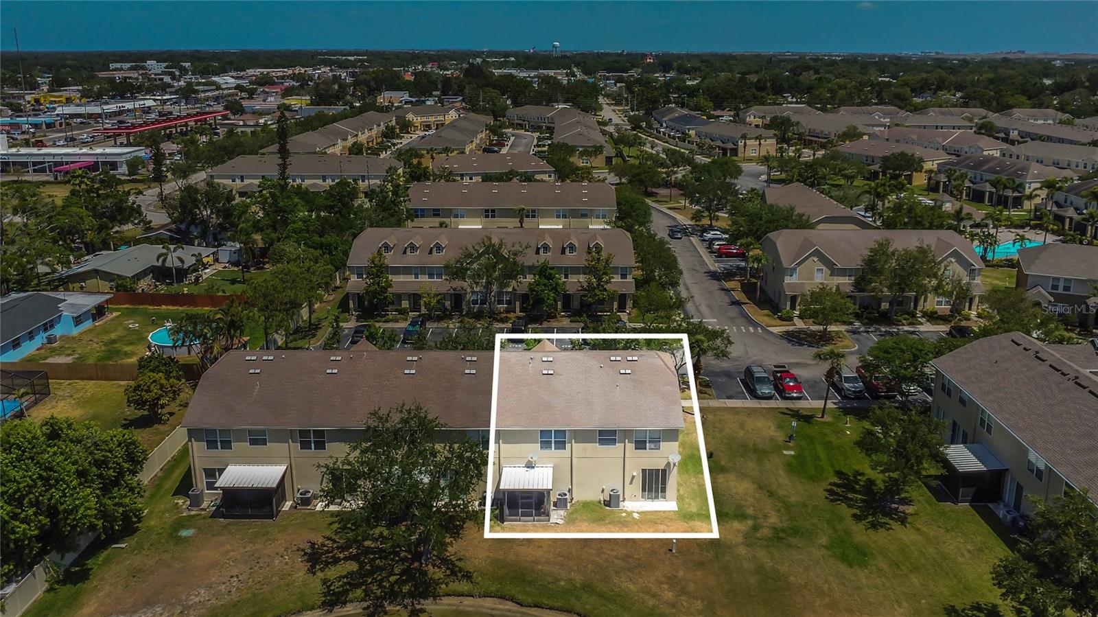 Listing photo id 31 for 4722 67th Avenue N
