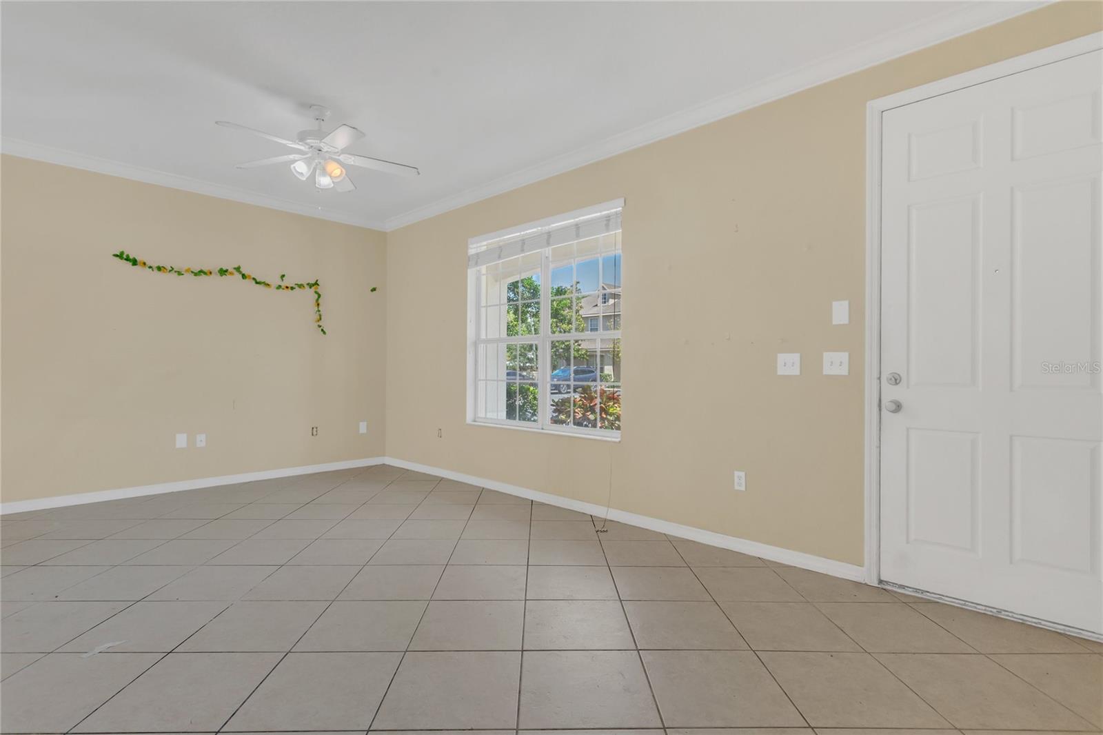 Listing photo id 2 for 4722 67th Avenue N