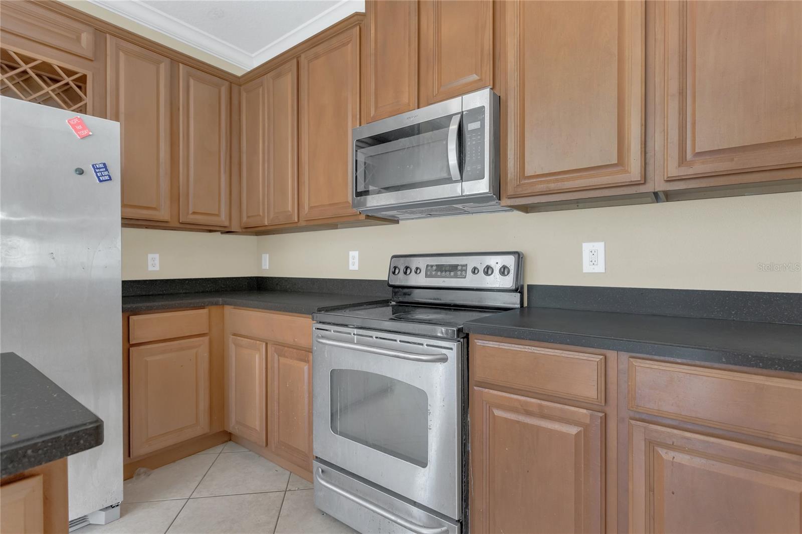 Listing photo id 7 for 4722 67th Avenue N