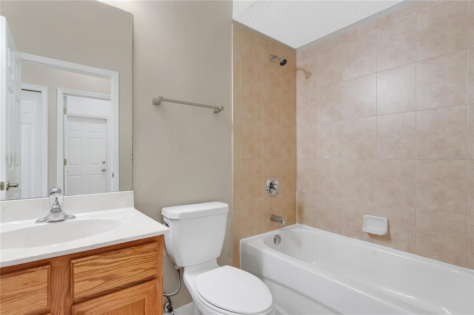 Listing photo id 8 for 12219 Hunters Lake Drive