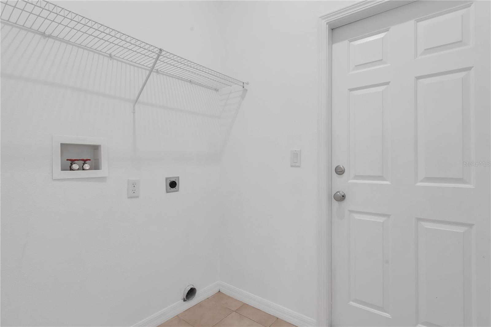 Listing photo id 9 for 12219 Hunters Lake Drive