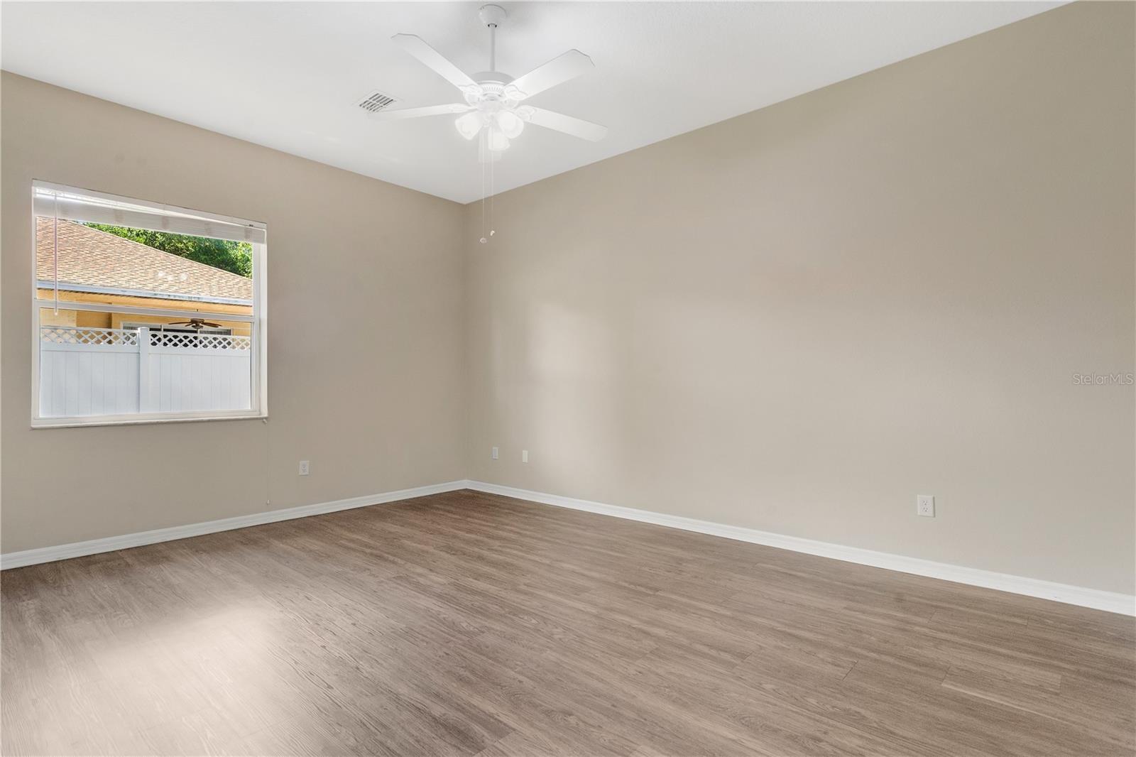 Listing photo id 3 for 12219 Hunters Lake Drive
