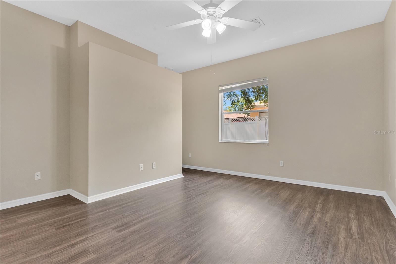 Listing photo id 4 for 12219 Hunters Lake Drive